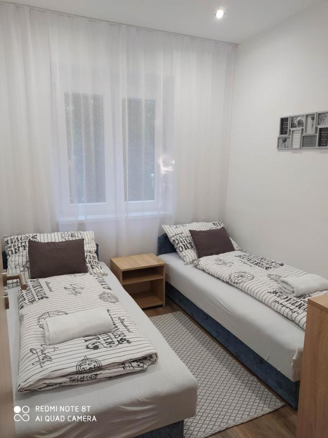 Evelyn Apartman Гайдусобосло Екстер'єр фото